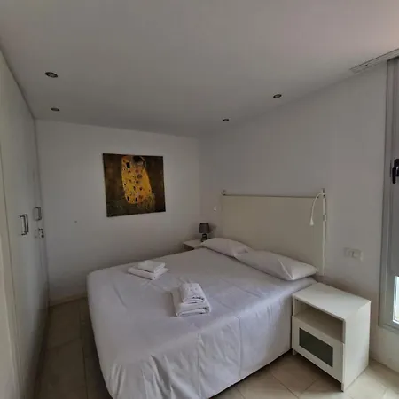 Apartment Charm - Americas